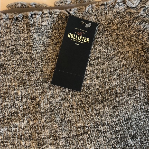 Hollister Smocked Off-The-Shoulder Crop Top - Picture 5 of 7